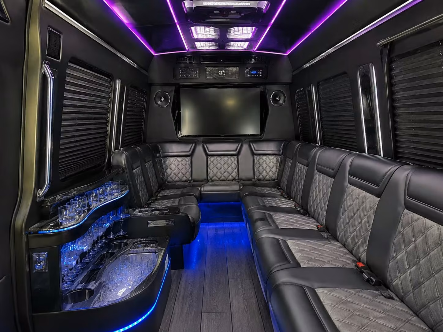 charterbusrentalpembrokepinesfl com can handle multi venue prom night itineraries across pembroke pines
