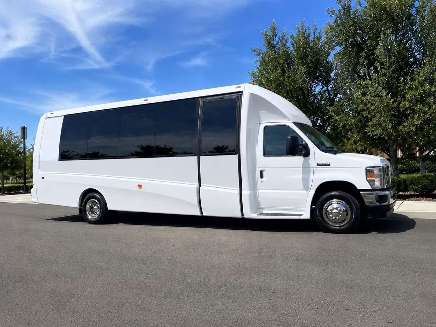 minibus and shuttle rentals for pembroke pines construction crew transportation