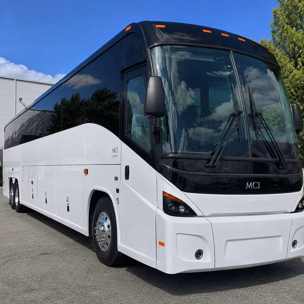 you can find and book airport transportation in pembroke pines and any nearby city
